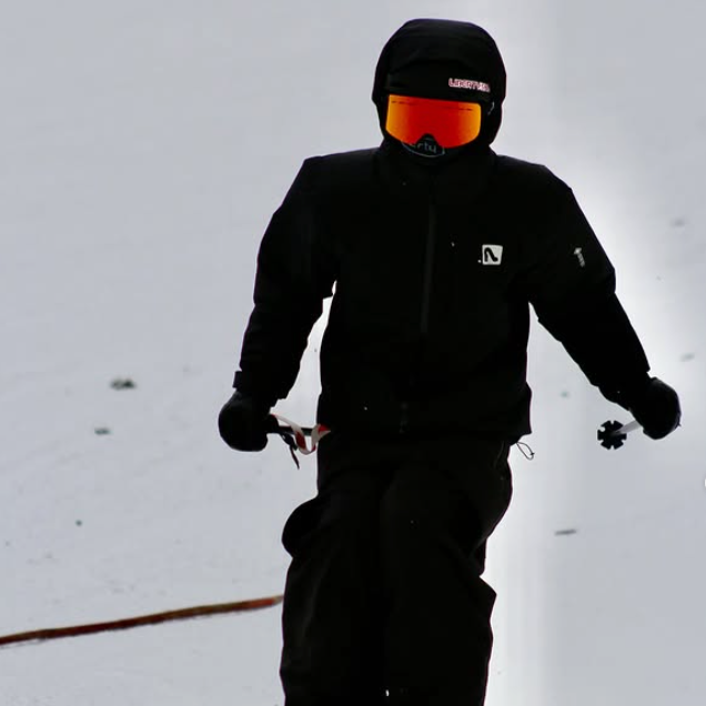 Max Skiing for Apollo Ski